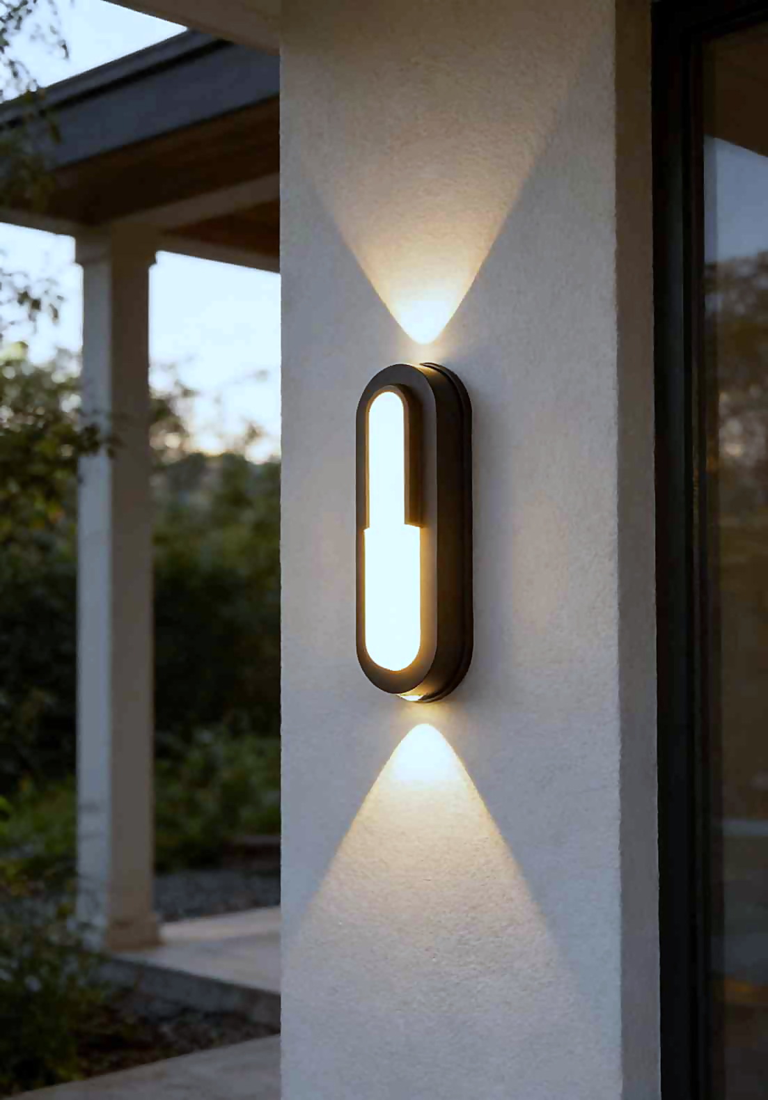 DL11668 Outdoor LED Bulkhead Wall Lamp, Oval (12W)
