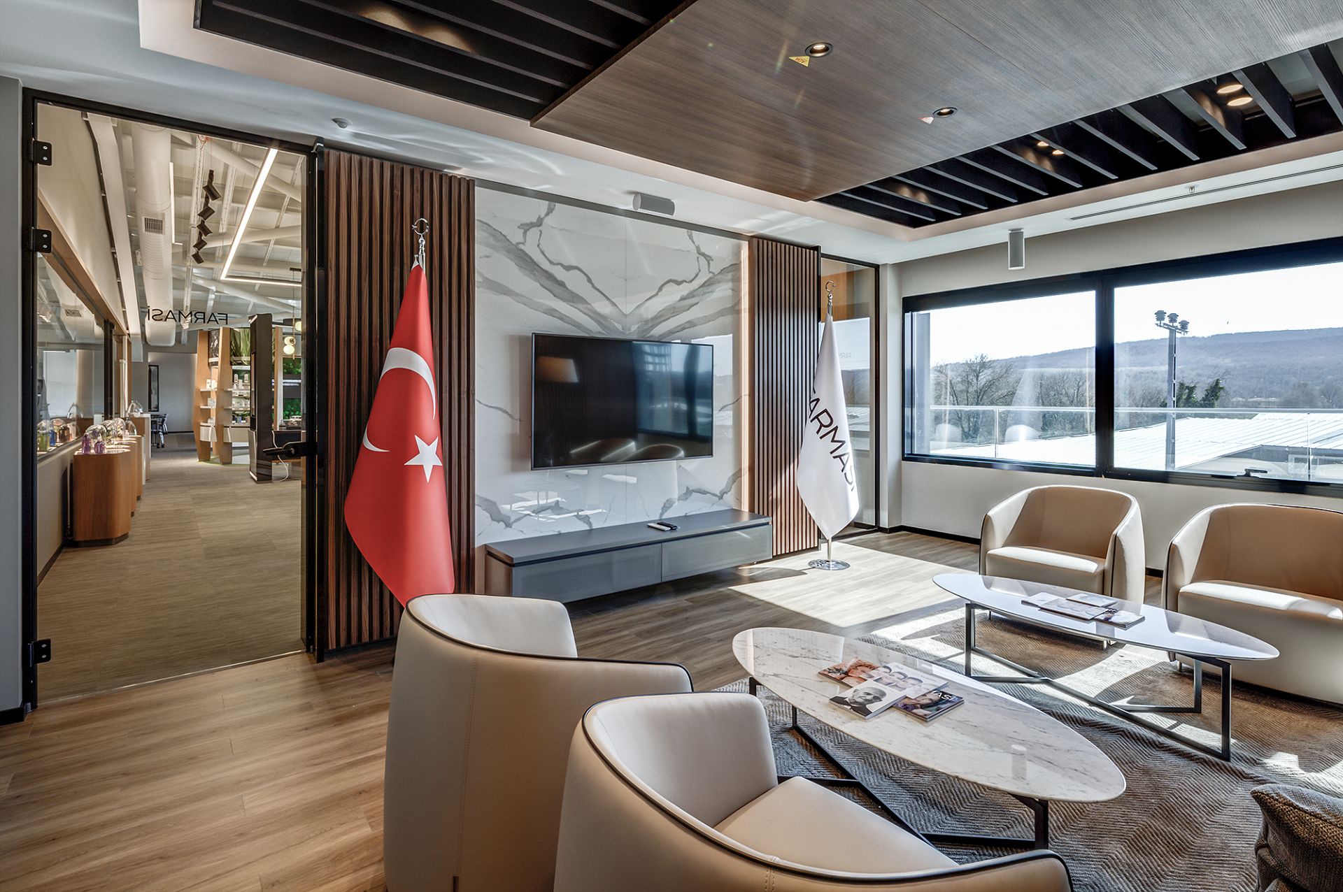 Farmasi gallery image 18