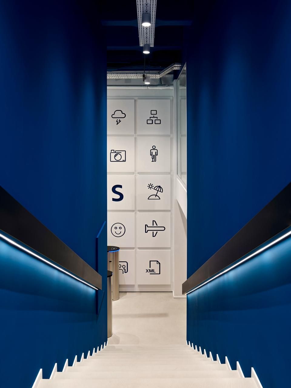 Amadeus gallery image 58