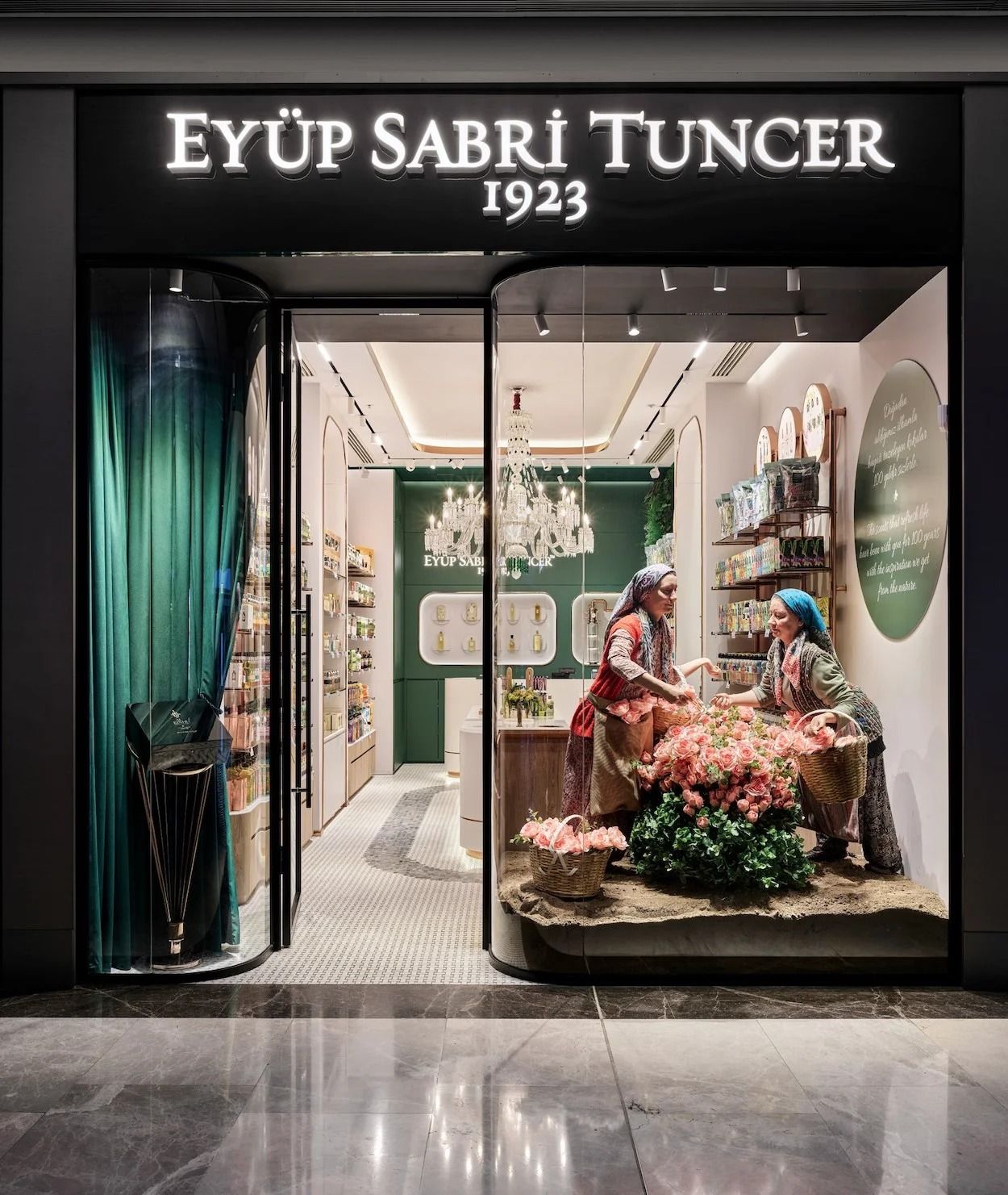 Eyüp Sabri Tuncer Mağaza gallery image 6